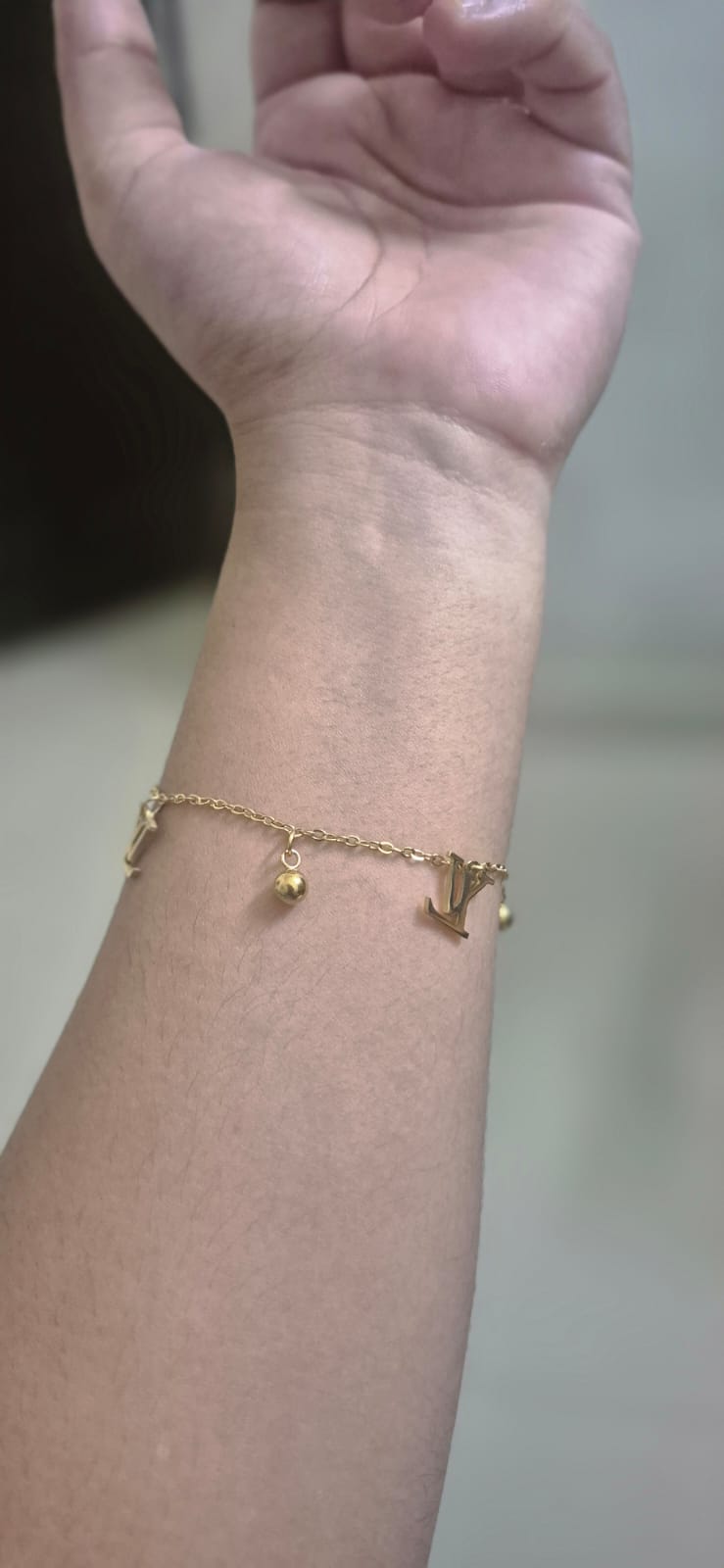 Anti garnish bracelets